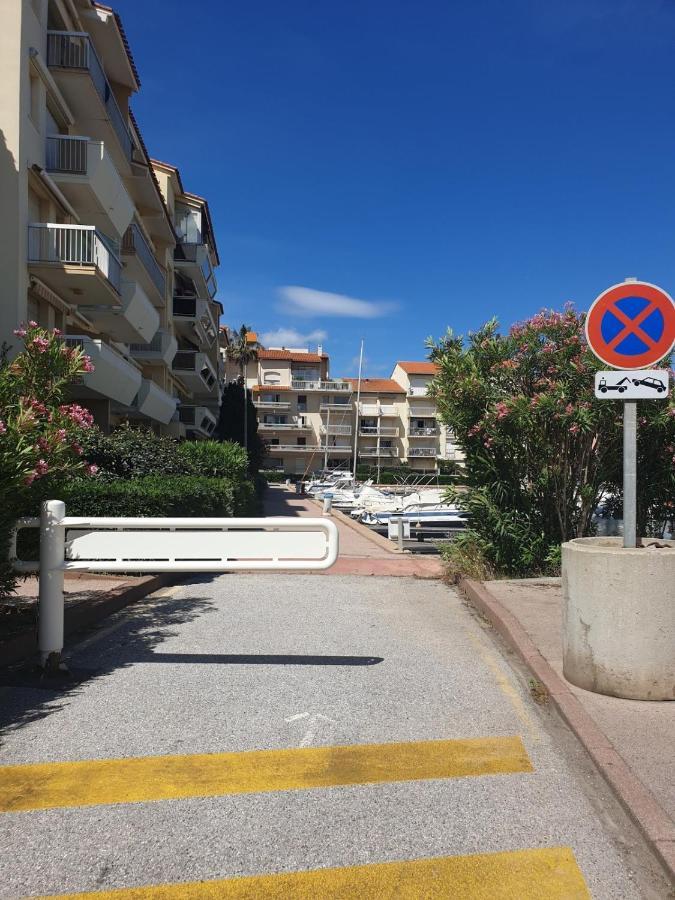 קאנט אן רוסיון Magnifique T2 Au Calme Avec Une Superbe Vue Sur Le Port מראה חיצוני תמונה