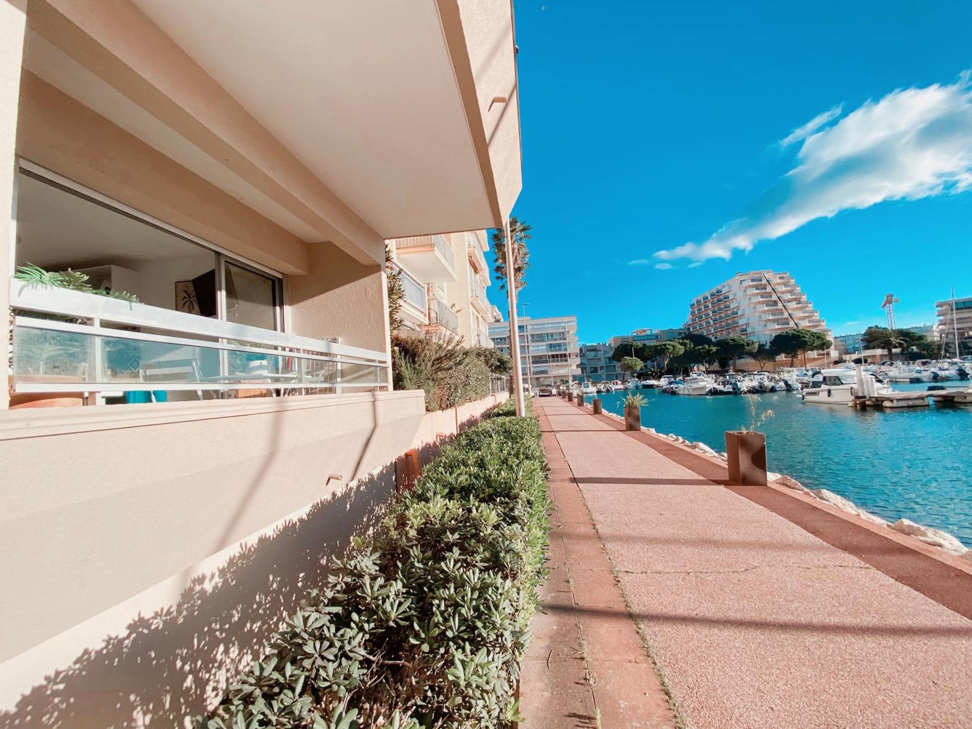 קאנט אן רוסיון Magnifique T2 Au Calme Avec Une Superbe Vue Sur Le Port מראה חיצוני תמונה
