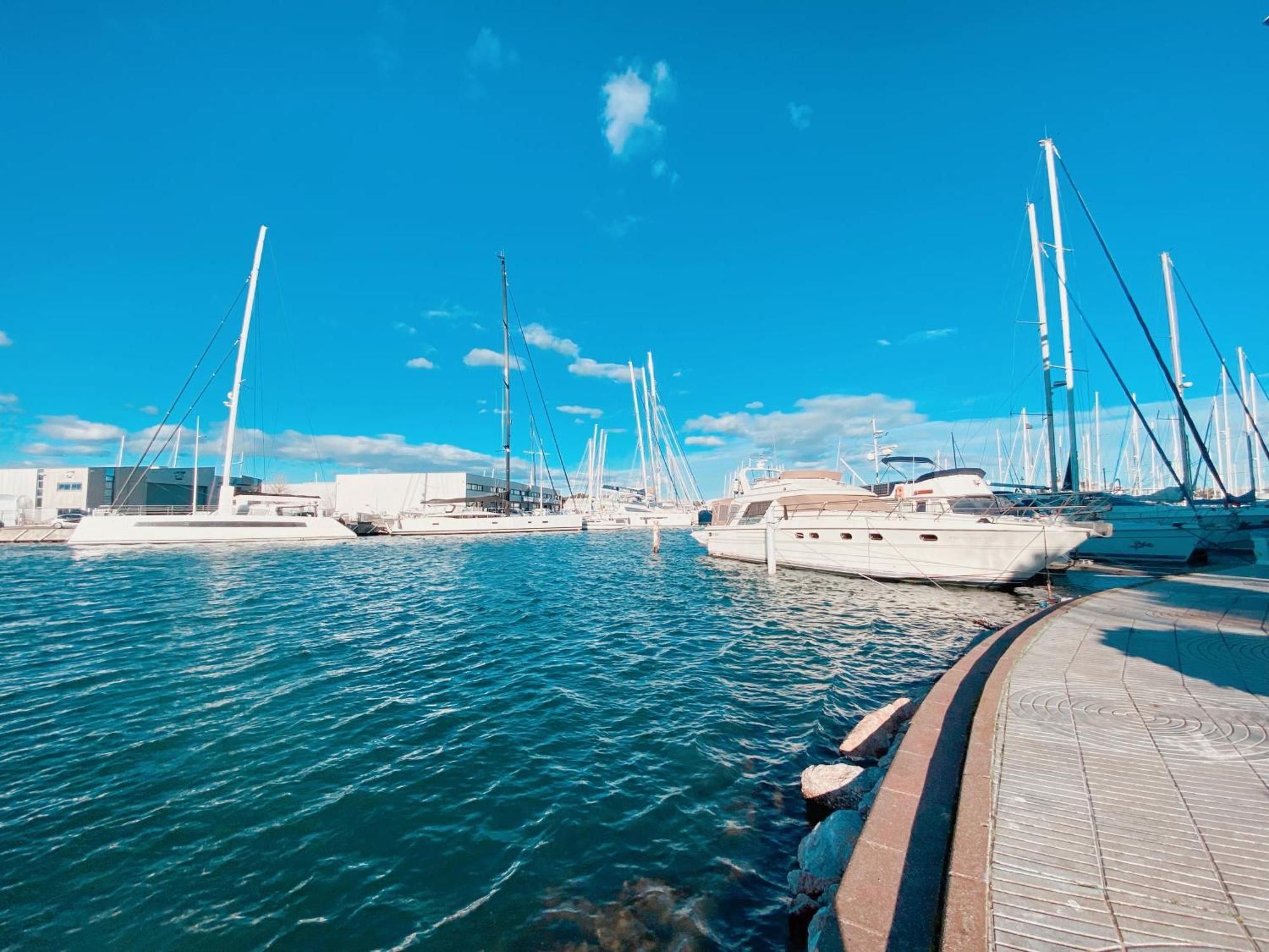 קאנט אן רוסיון Magnifique T2 Au Calme Avec Une Superbe Vue Sur Le Port מראה חיצוני תמונה