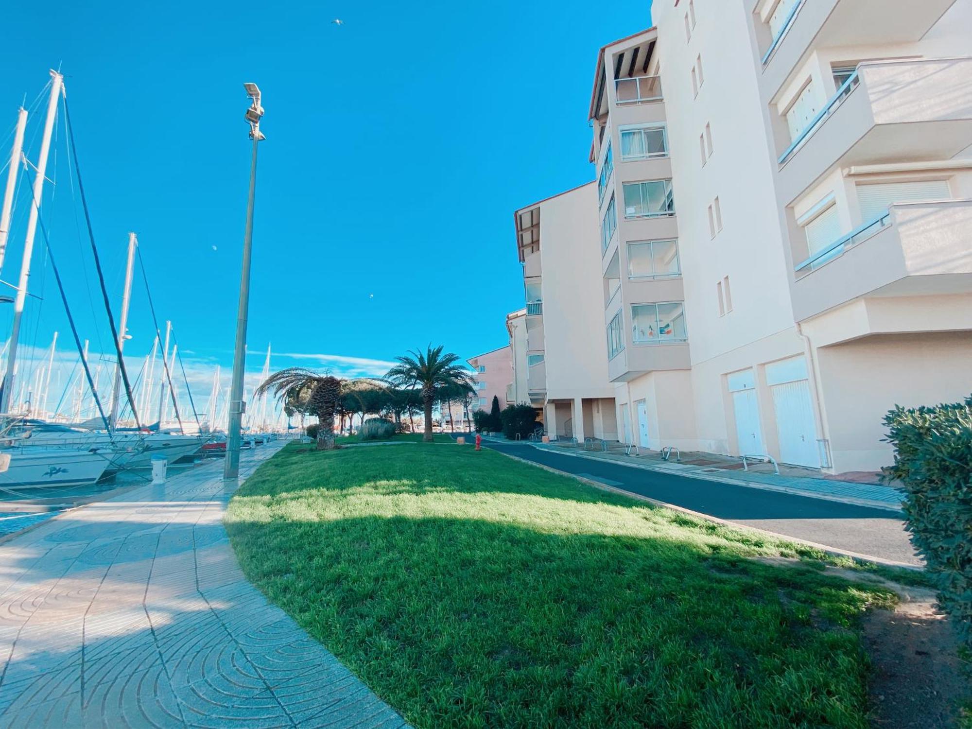 קאנט אן רוסיון Magnifique T2 Au Calme Avec Une Superbe Vue Sur Le Port מראה חיצוני תמונה